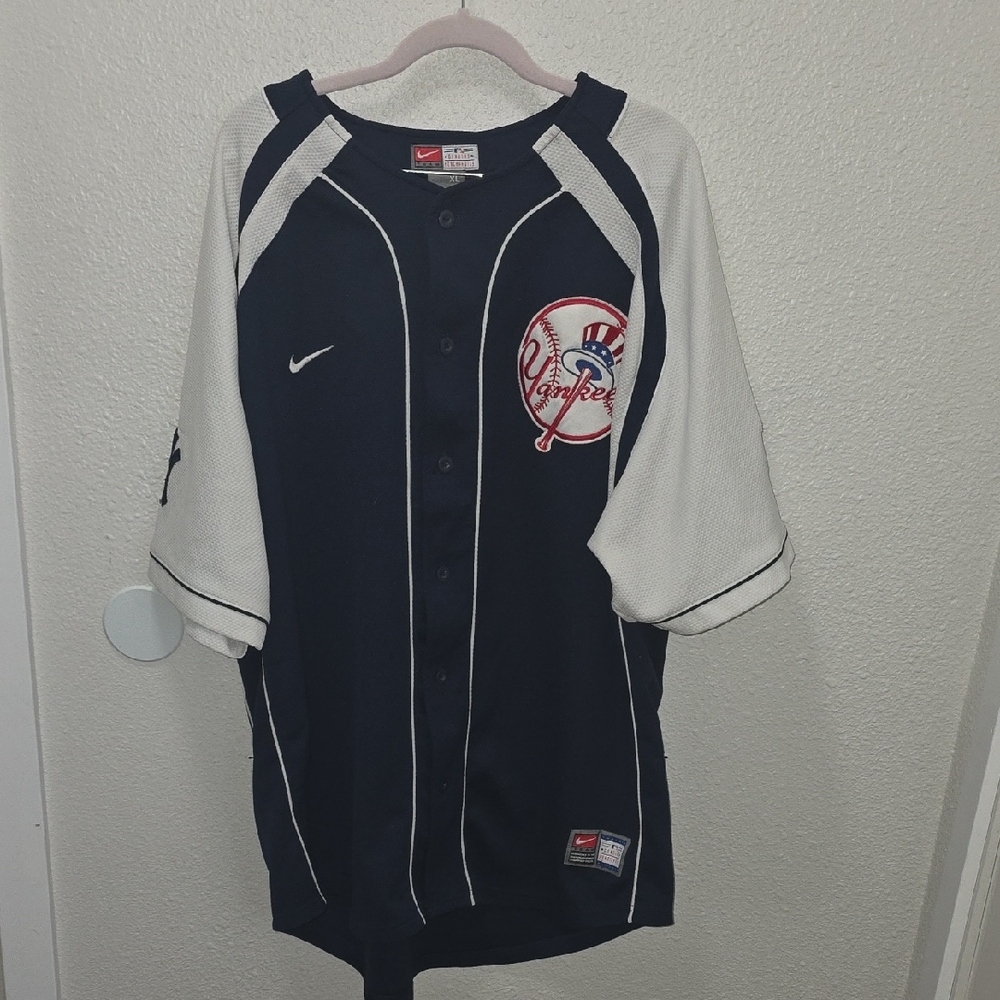 💫Nike Navy and White Baseball Jersey